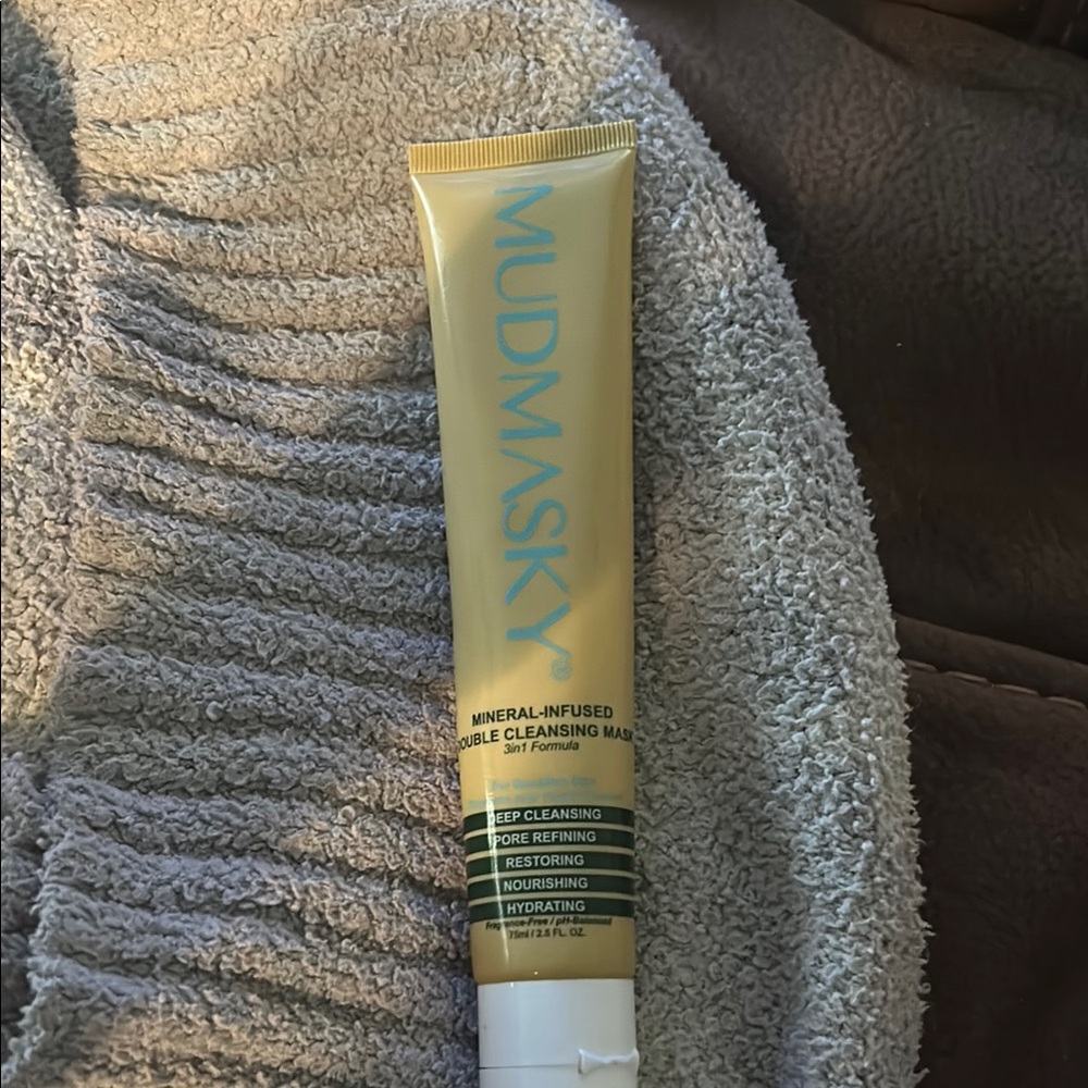 Mudmasky Mineral-Infused Cleansing Mask